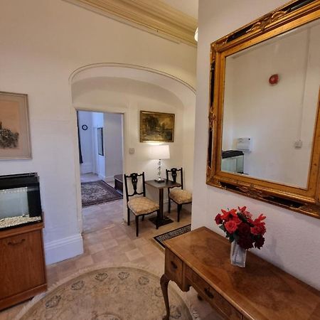 Large Flat Next To Port, Cliffs, Beach With Parking Dover Exterior photo